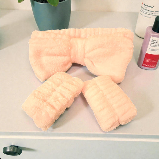 Head and wristband for face washing