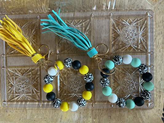 Beaded wristlet